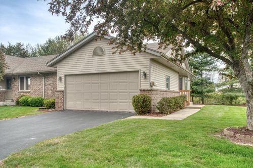 1037 Country Garden Gardens Nw, Grand Rapids, MI, 49534 | Card Image