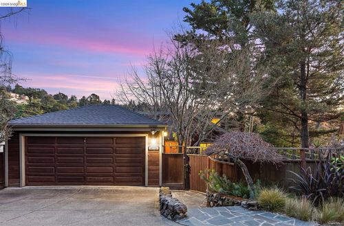 2355 Pelham Pl, Oakland, CA, 94611-2437 | Card Image