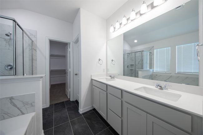 Primary Bathroom | Image 19