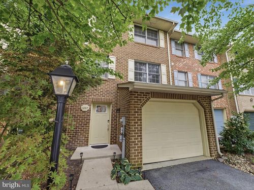 1307 Lindsay Ln, HAGERSTOWN, MD, 21742-4614 | Card Image