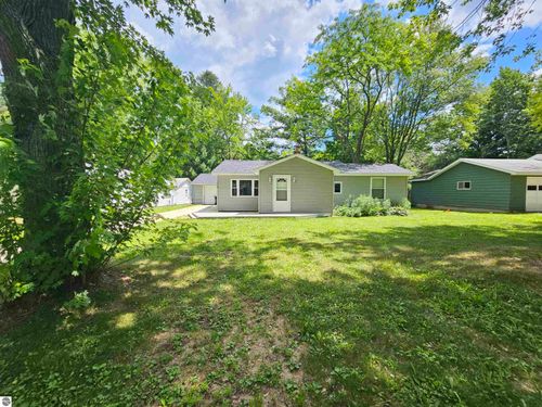 1905 S Mayflower Ave, Lake City, MI, 49651-8796 | Card Image