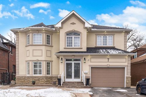 7 Waltham Drive, Etobicoke, ON, M9V1S6 | Card Image