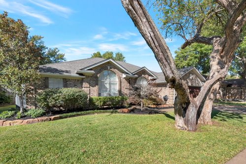 3305 Timber View Cir, Bedford, TX, 76021-3373 | Card Image