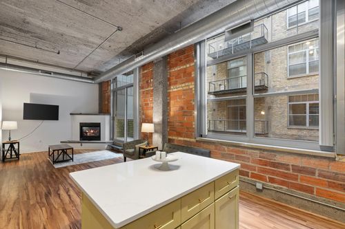 unit-221-521 S 7th St, Minneapolis, MN, 55415-1664 | Card Image