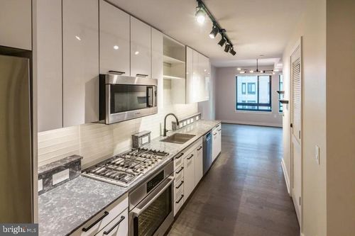n812-70 N St Se, WASHINGTON, DC, 20003-4799 | Card Image