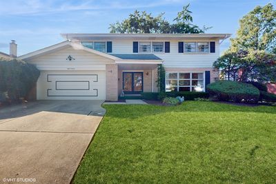 4BR-2.5BA Colonial in wonderful Prospect High Scho | Image 1