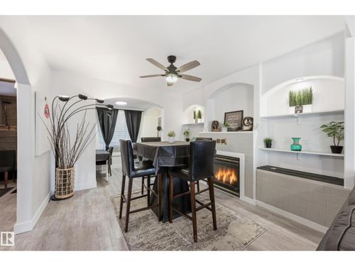 10656 93 St Nw, Edmonton, AB, T5H1X9 | Card Image