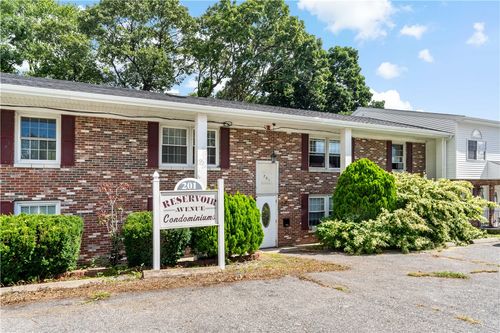 201 Reservoir Ave, Lincoln, RI, 02865-3346 | Card Image