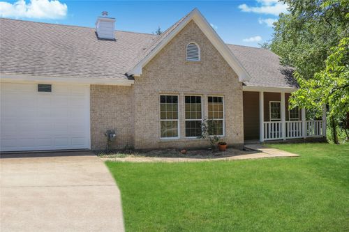 201 E Ward Dr, Robinson, TX, 76706-5737 | Card Image