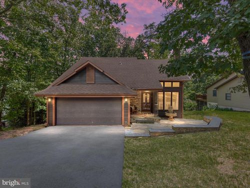 205 Fairway Cir, CROSS JUNCTION, VA, 22625-2020 | Card Image