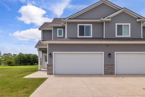 836 Kinney Cir Ne, Bondurant, IA, 50035 | Card Image