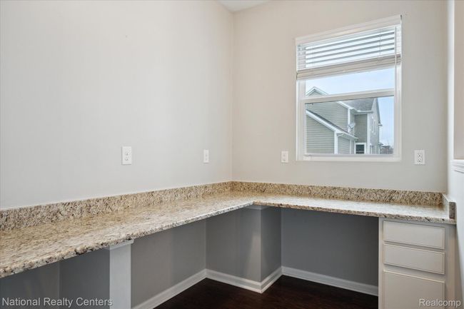 50540 Paine St, House other with 5 bedrooms, 4 bathrooms and null parking in Canton MI | Image 16