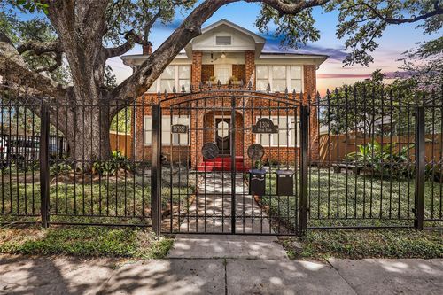 1316 Hyde Park Blvd, Houston, TX, 77006-2587 | Card Image