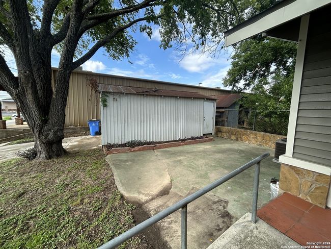 635 E Gonzales St, House other with 2 bedrooms, 1 bathrooms and null parking in Seguin TX | Image 17