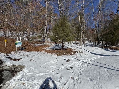 86 Hill Rd, East Stroudsburg, PA, 18302-9476 | Card Image