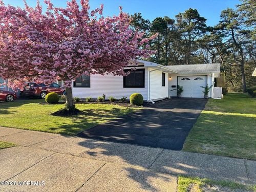 10 Whitman St, Brick, NJ, 08724-2449 | Card Image