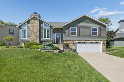 3110 Hartford Drive, Bettendorf, IA, 52722 | Card Image