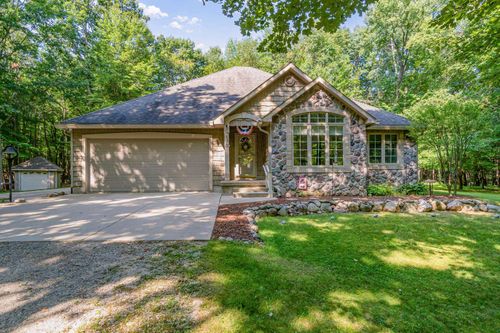 5330 Elm Run, Farwell, MI, 48622-9662 | Card Image