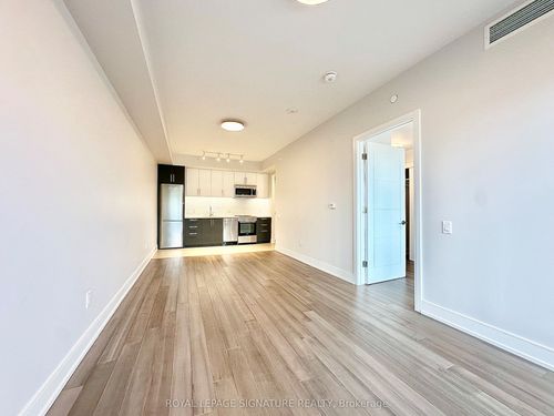 411-2525 Bathurst St, Toronto, ON, M6B2Y9 | Card Image