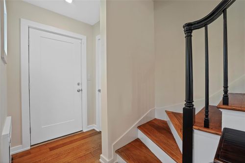 1 Maple Ave, Harrison, NY, 10528-3605 | Card Image