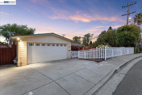 24805 Canyon View Ct, Hayward, CA, 94541-6811 | Card Image