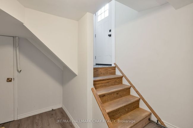 39 Eugenia St, House other with 5 bedrooms, 2 bathrooms and 4 parking in Barrie ON | Image 34