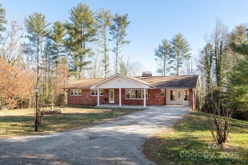 290 Crabapple Hill Ln, Hendersonville, NC, 28792-1141 | Card Image