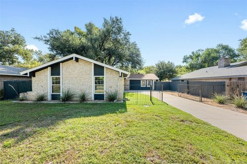 10305 Leaning Willow Dr, Austin, TX, 78758-5014 | Card Image