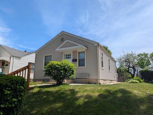 3130 S Clement Avenue, Milwaukee, WI, 53207 | Card Image