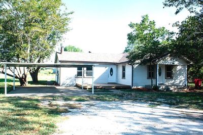 209 W Main Street, House other with 3 bedrooms, 2 bathrooms and null parking in Grandview TX | Image 3