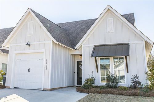 1252 Woodland Circle, OPELIKA, AL, 36801 | Card Image