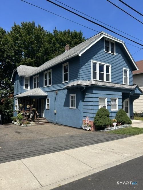 17 Akron St, Meriden, CT, 06450-5716 | Card Image