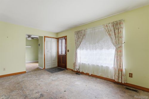 1260 S John Hix St, Westland, MI, 48186-3741 | Card Image