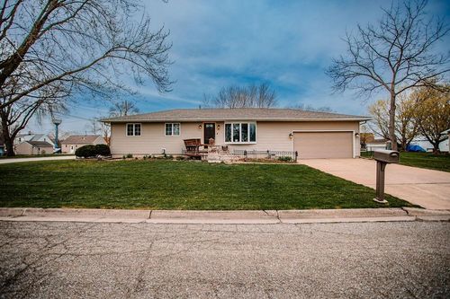 802 Nordland Ave, Lyle, MN, 55953-9721 | Card Image