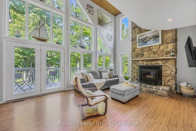 10 Musquake Crt, House other with 5 bedrooms, 4 bathrooms and 4 parking in Tiny ON | Image 5