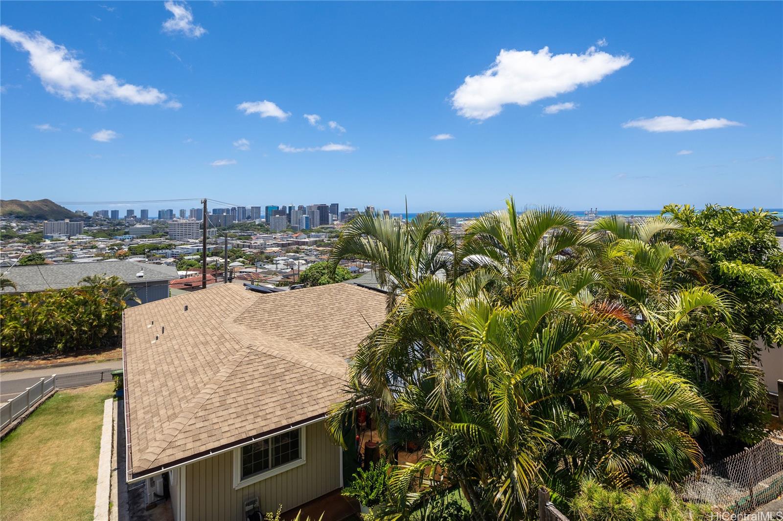 Lolena St, Honolulu, HI 96817