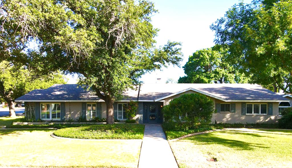 Circle J St, San Angelo, TX 76901