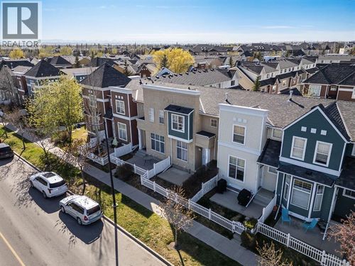 224 Mckenzie Towne Link Se, Calgary, AB, T2Z4G3 | Card Image
