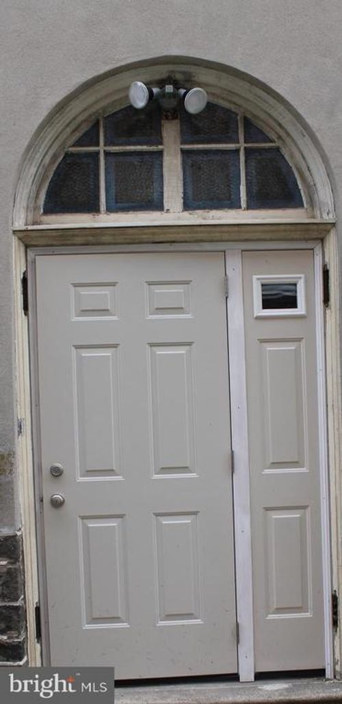 415 W Broad St, QUAKERTOWN, PA, 18951-1240 | Card Image