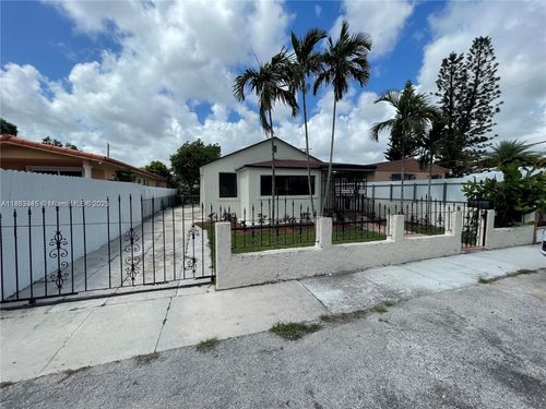 508 E 40th St, Hialeah, FL, 33013-2335 | Card Image