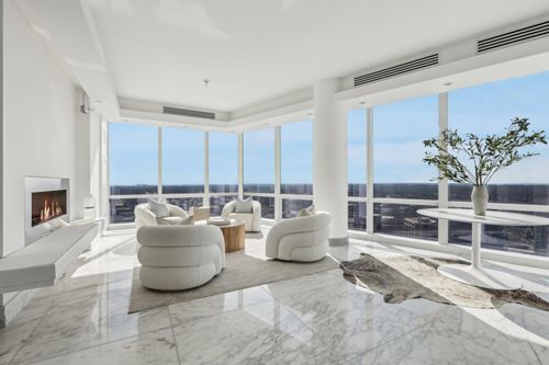 ph41g-5 Renaissance Sq, White Plains, NY, 10601-3042 | Card Image