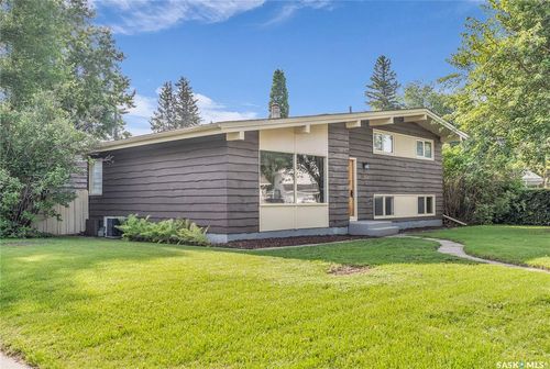 2601 Irvine Ave, Saskatoon, SK, S7J2B2 | Card Image