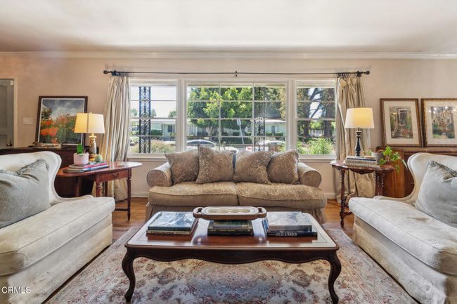 living room 3 | Image 7