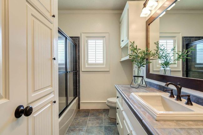 Guest/Hall Bath | Image 35
