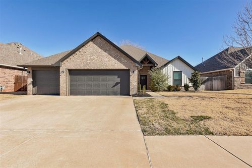 11124 Fairways Ave, Yukon, OK, 73099-6035 | Card Image