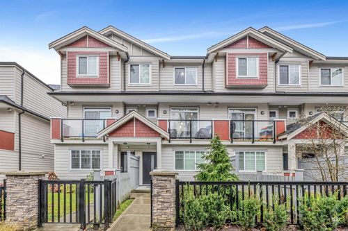 10-13898 64 Ave, Surrey, BC, V3W1L6 | Card Image