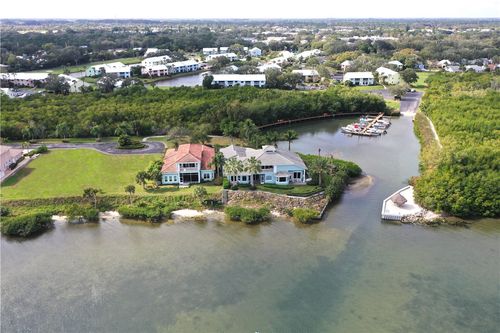 9518 Riverside Dr, Sebastian, FL, 32958-6309 | Card Image