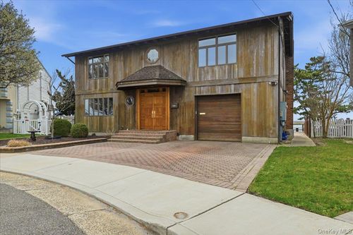 648 Nassau Avenue, Hempstead, NY, 11520 | Card Image