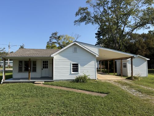 429 W 3rd Ave, Hohenwald, TN, 38462-1601 | Card Image