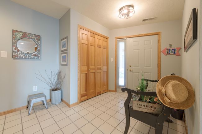 201 Wayne St, Condo with 3 bedrooms, 2 bathrooms and null parking in Saint Joseph MI | Image 4